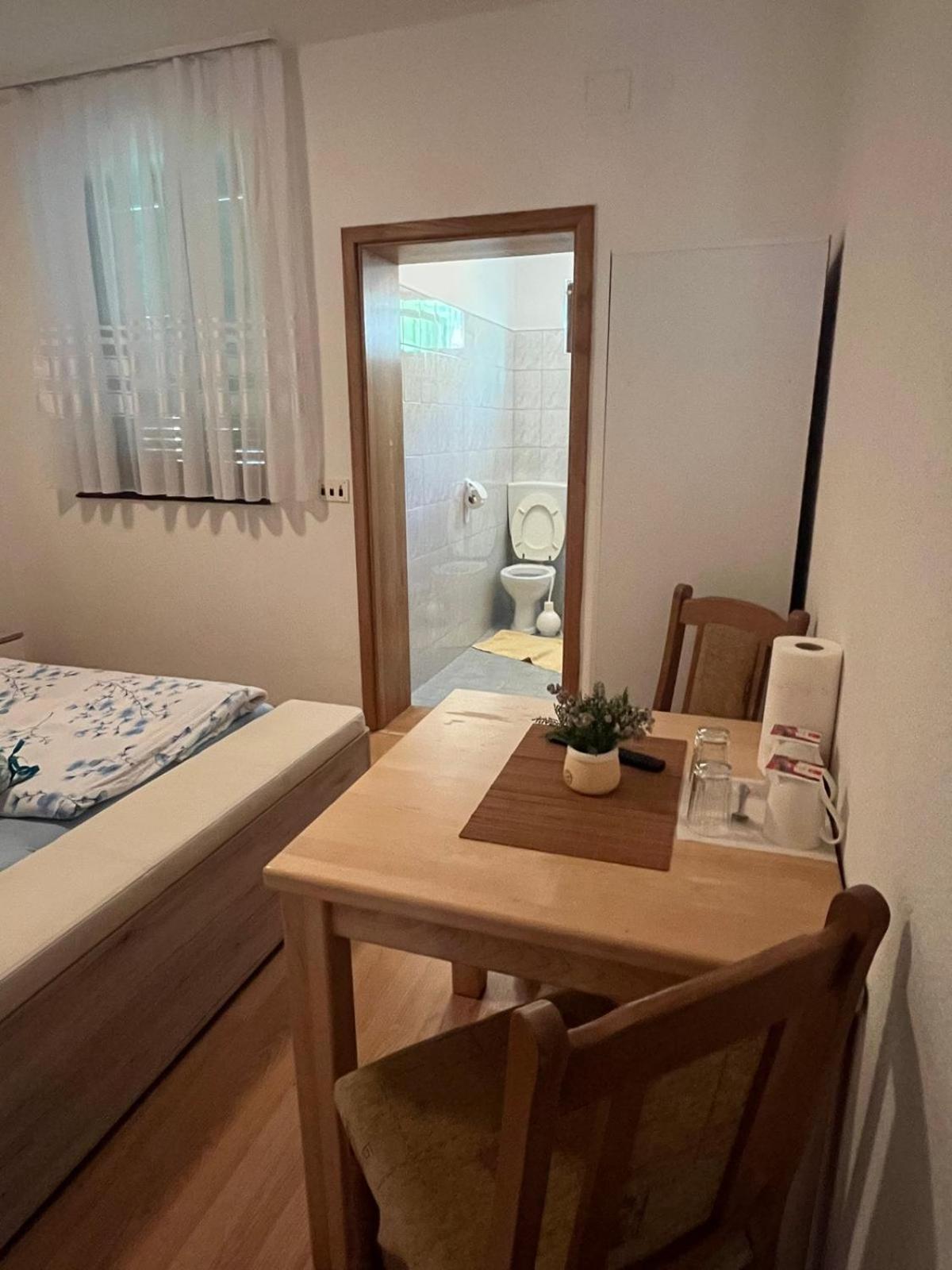 Guest House Stefanija Poljanak Ngoại thất bức ảnh