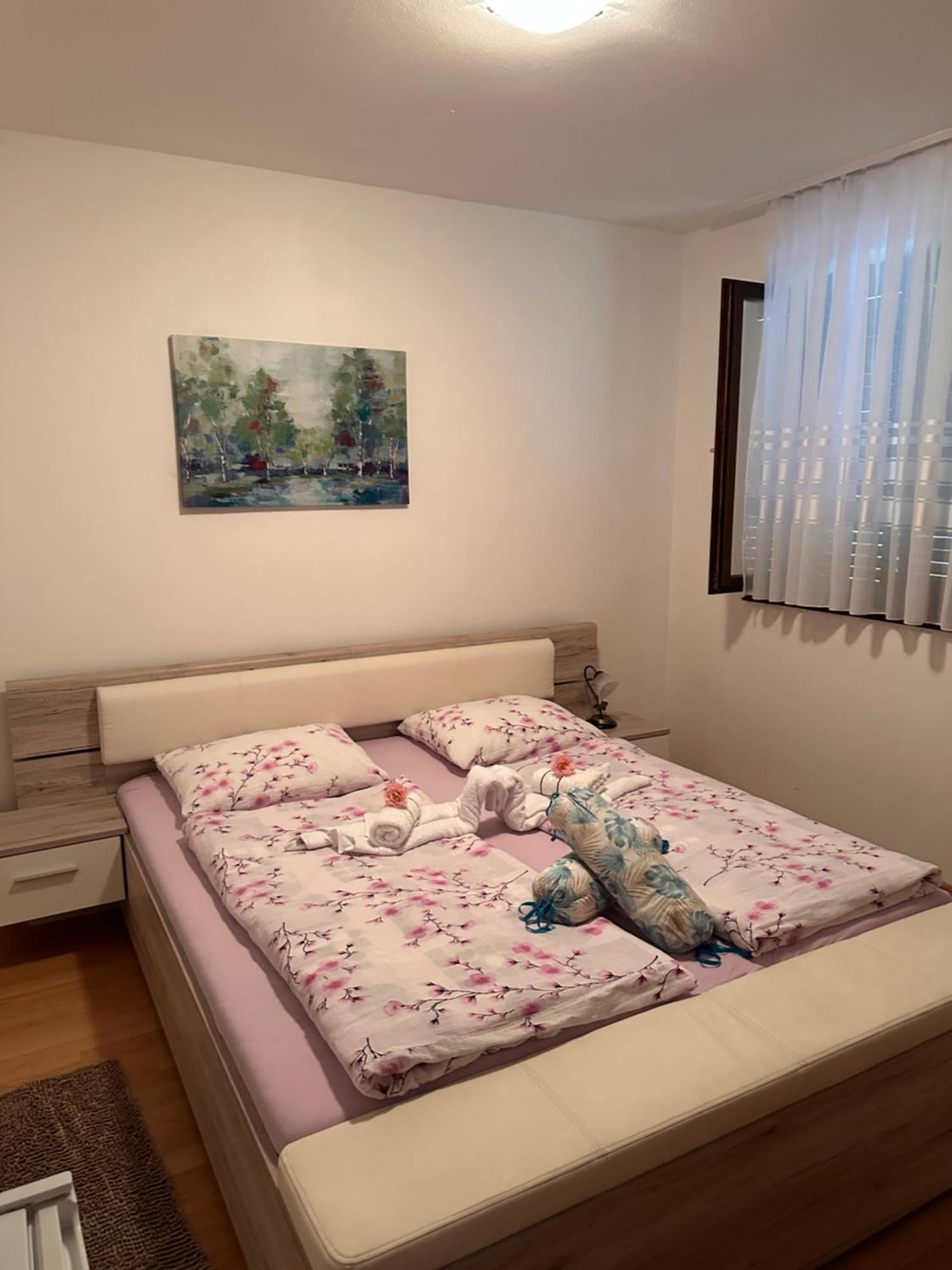 Guest House Stefanija Poljanak Ngoại thất bức ảnh
