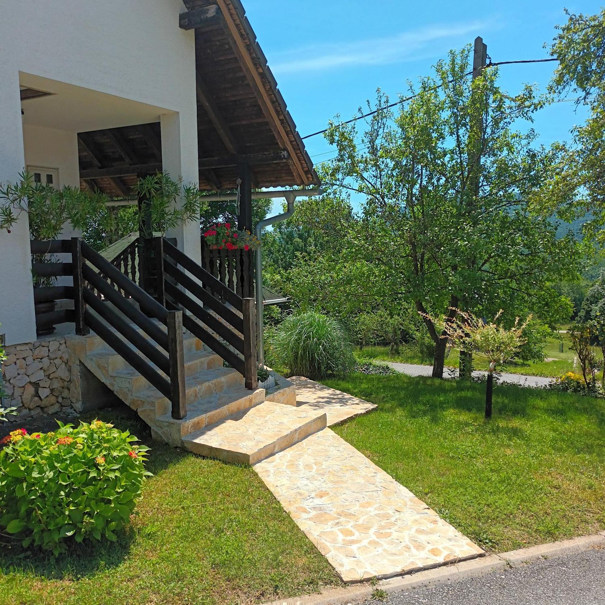Guest House Stefanija Poljanak Ngoại thất bức ảnh