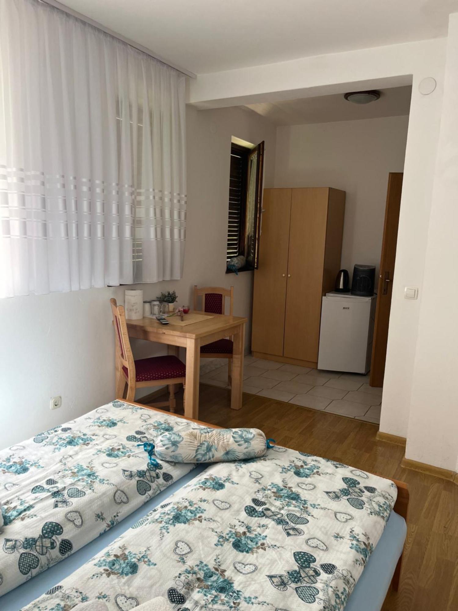 Guest House Stefanija Poljanak Ngoại thất bức ảnh